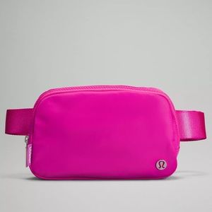 Lululemon Everywhere Belt bag sonic pink